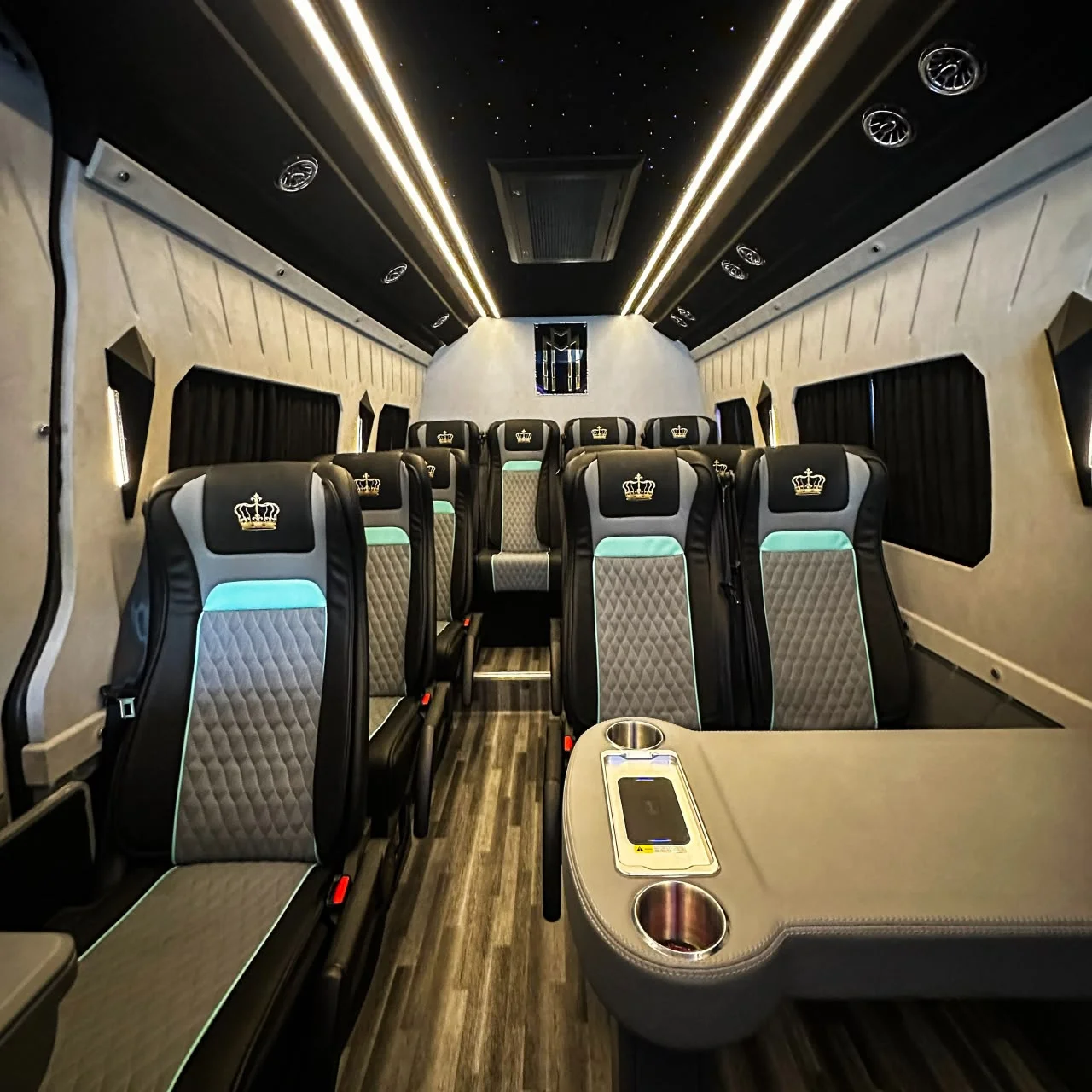 Mercedes-Benz Sprinter White 13-Seater gallery image
